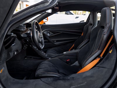 2025 McLaren 750S Performance