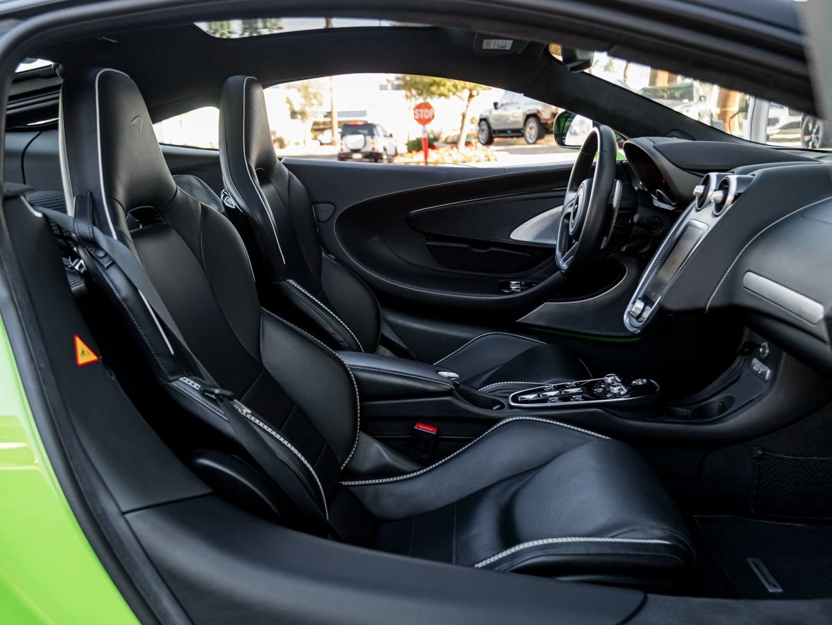 2023 McLaren GT Base