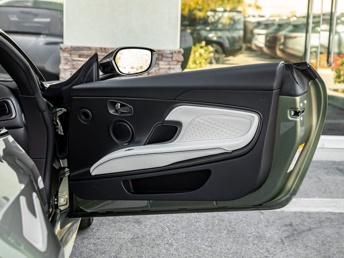 2023 Aston Martin DBS Volante