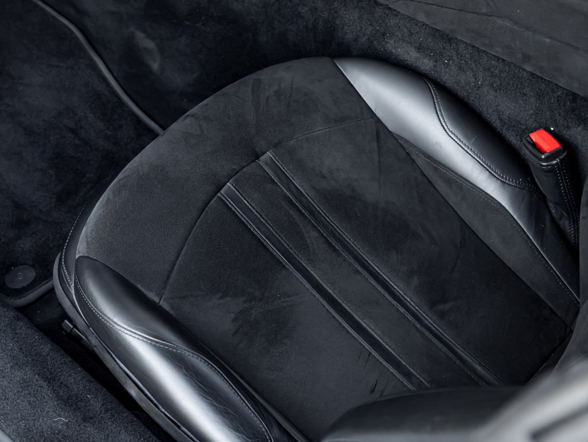 2021 Aston Martin Vantage Base