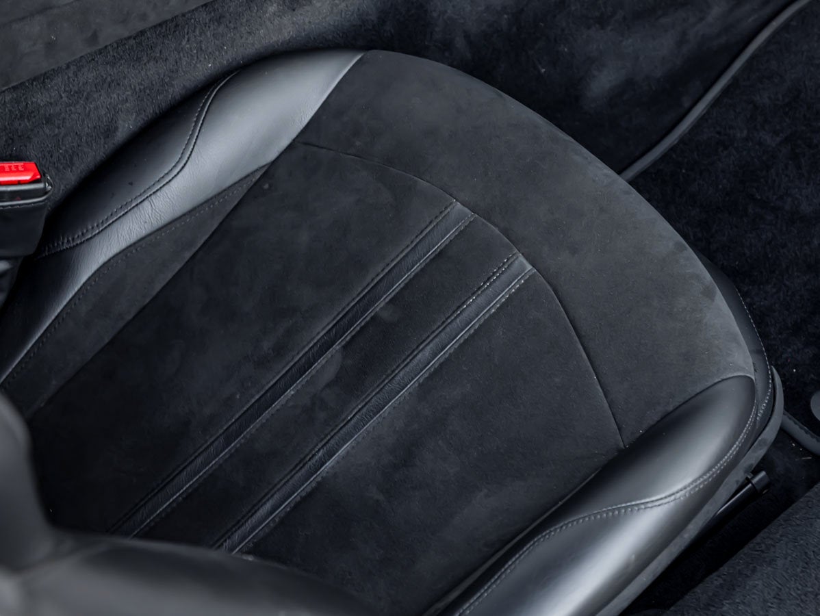 2021 Aston Martin Vantage Base