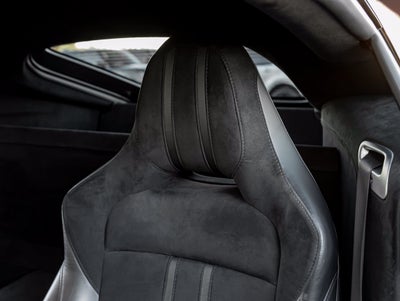 2021 Aston Martin Vantage Base