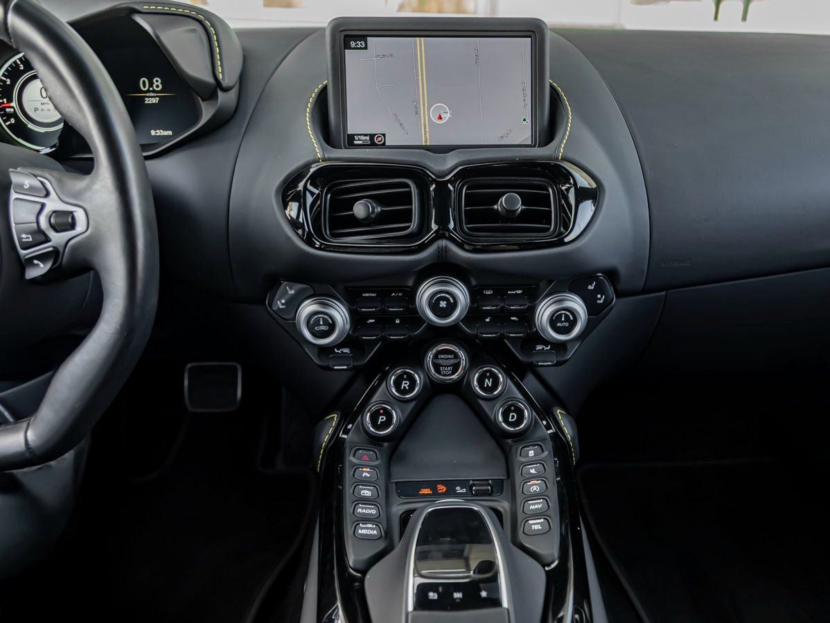 2023 Aston Martin Vantage Base