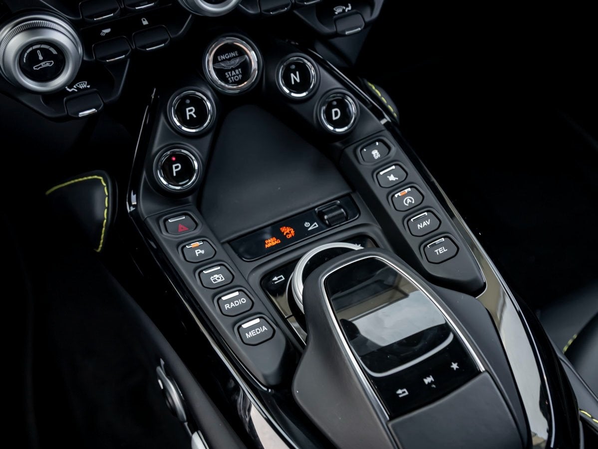 2023 Aston Martin Vantage Base