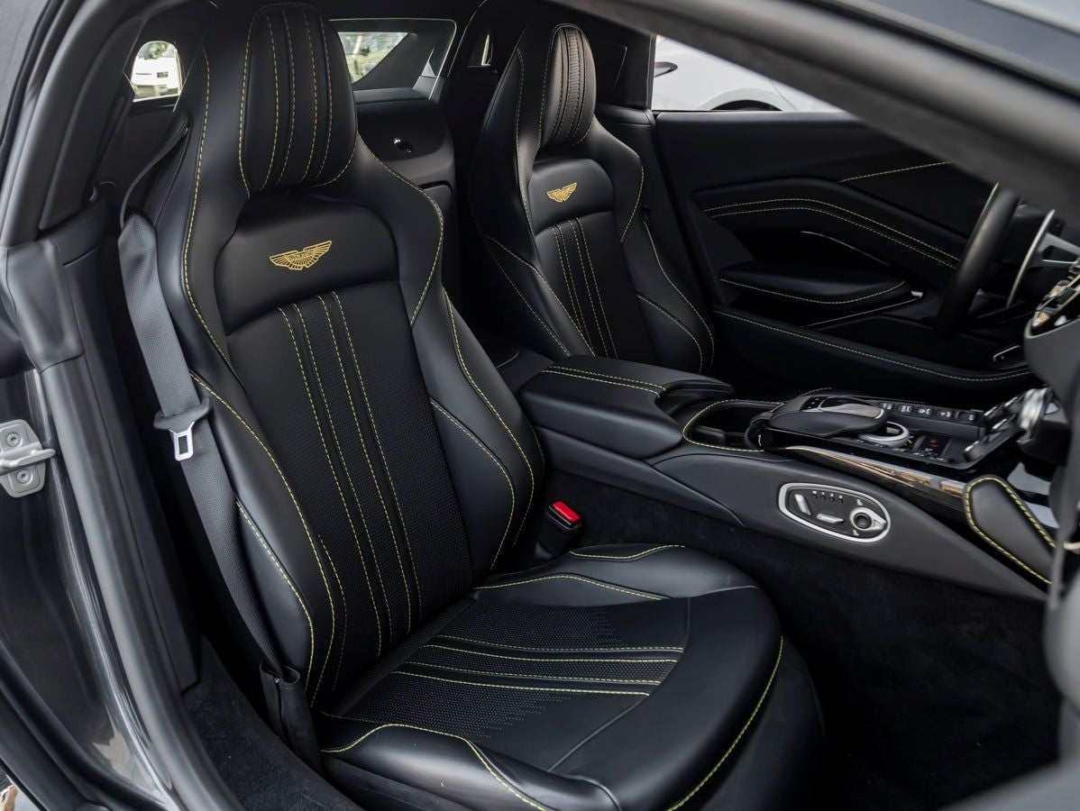 2023 Aston Martin Vantage Base
