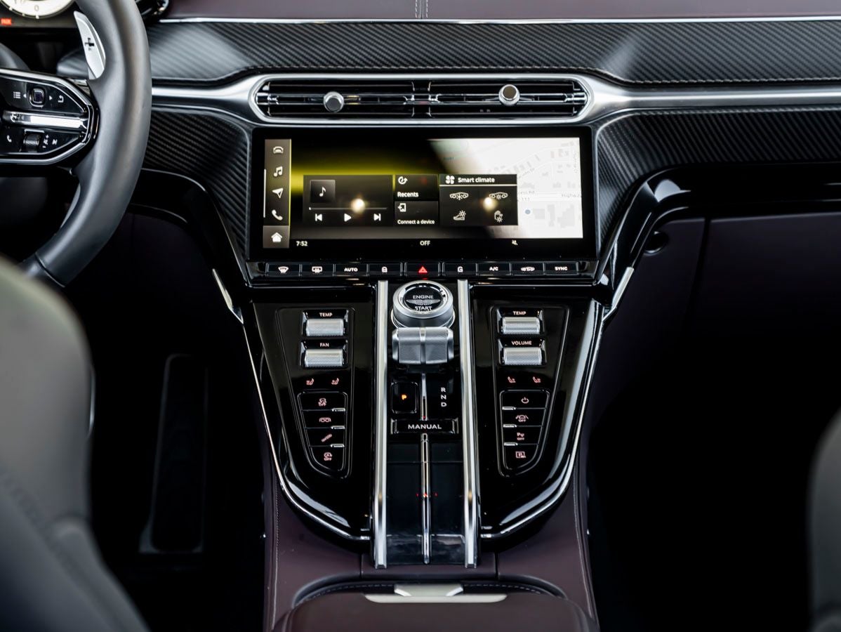 2025 Aston Martin Vantage Base