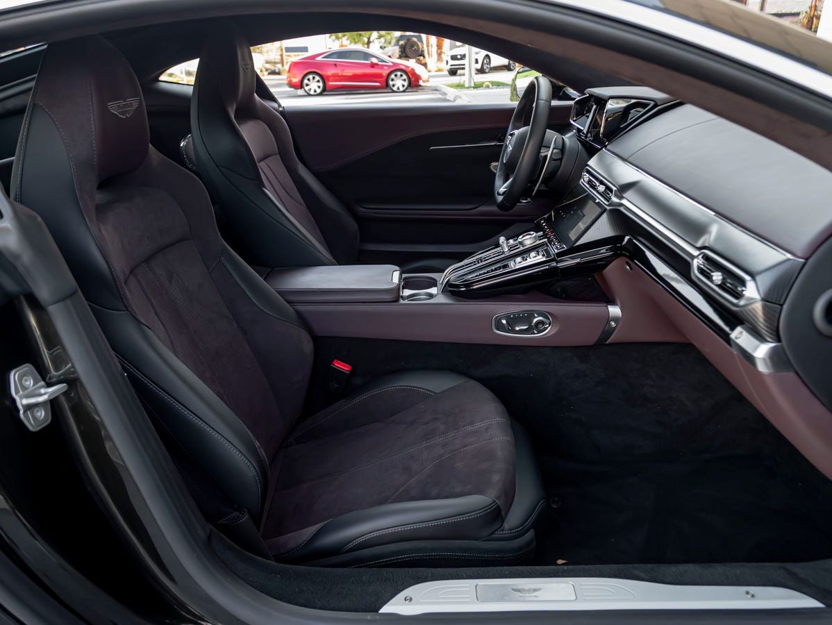 2025 Aston Martin Vantage Base