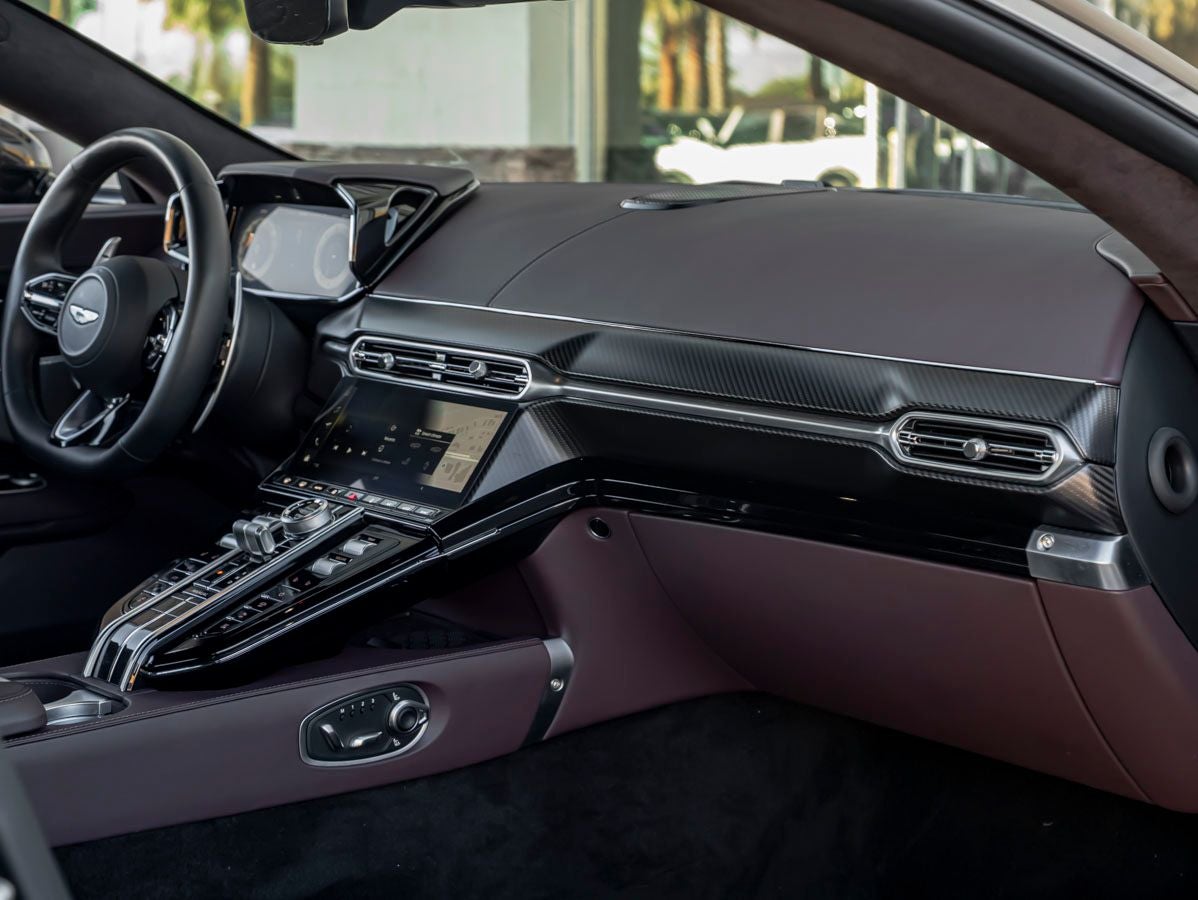 2025 Aston Martin Vantage Base