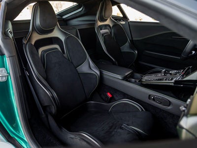 2025 Aston Martin Vantage Base