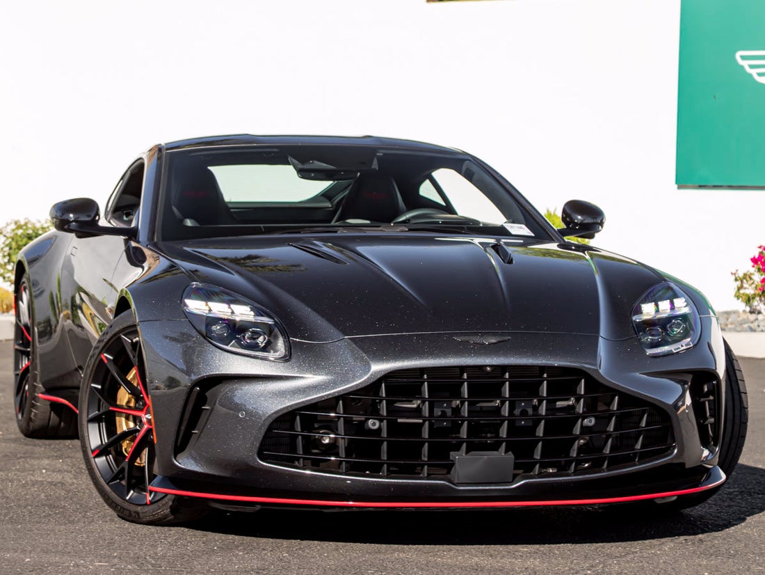 2026 Aston Martin Vantage S — photo 1 of 34