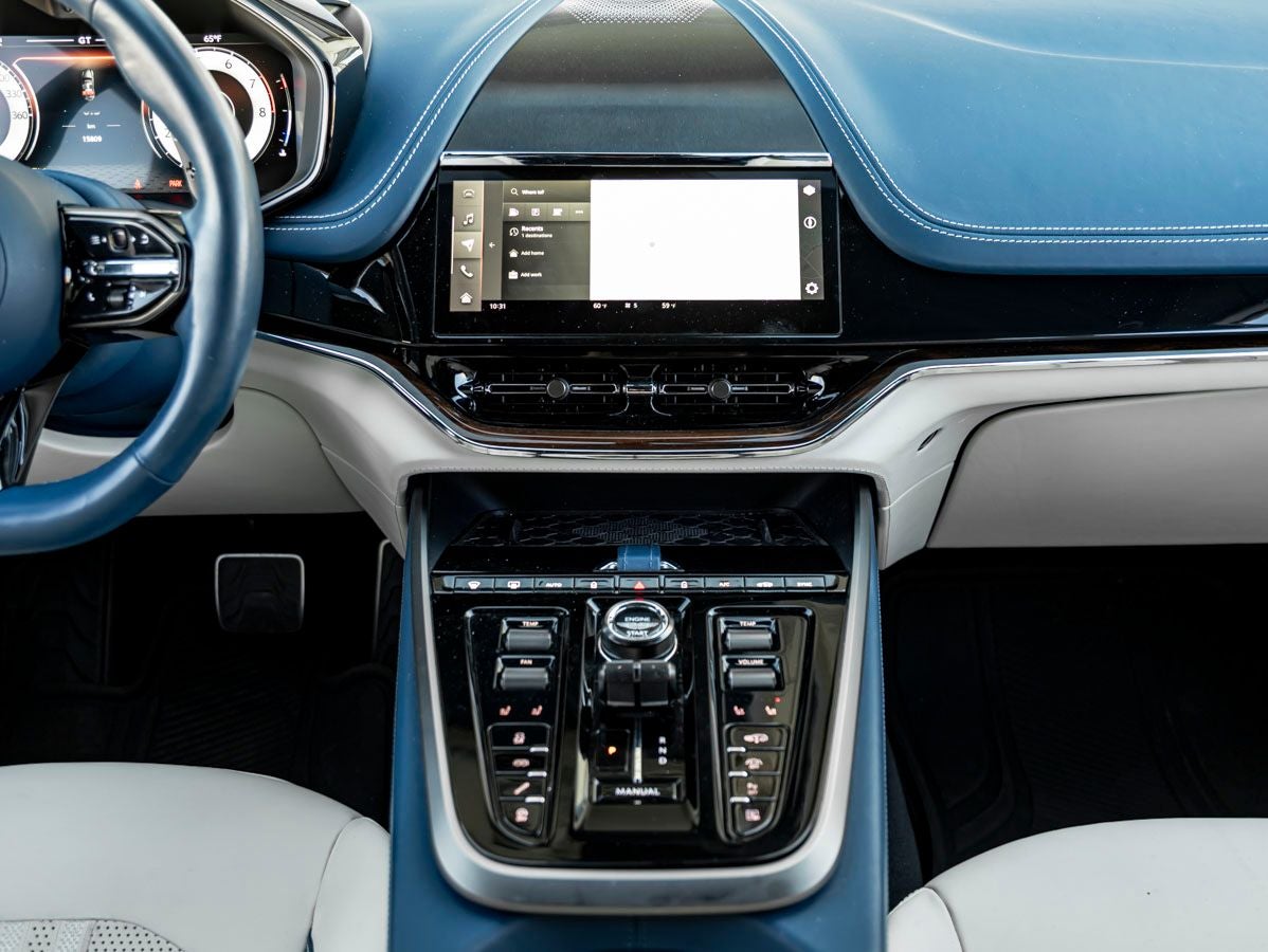 2025 Aston Martin DBX 707