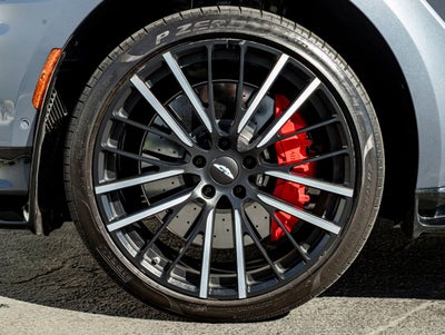 2025 Aston Martin DBX 707