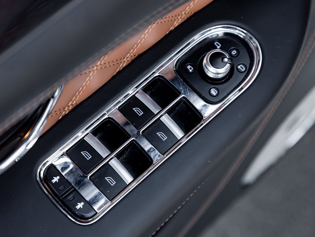2023 Bentley Bentayga Azure Hybrid
