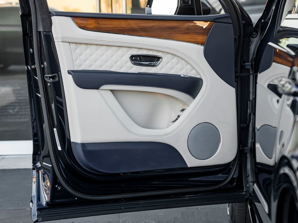 2023 Bentley Bentayga V8