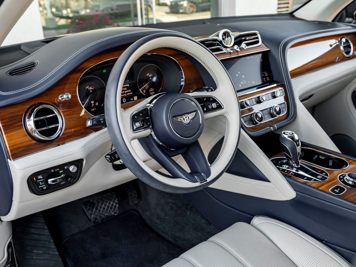 2023 Bentley Bentayga V8