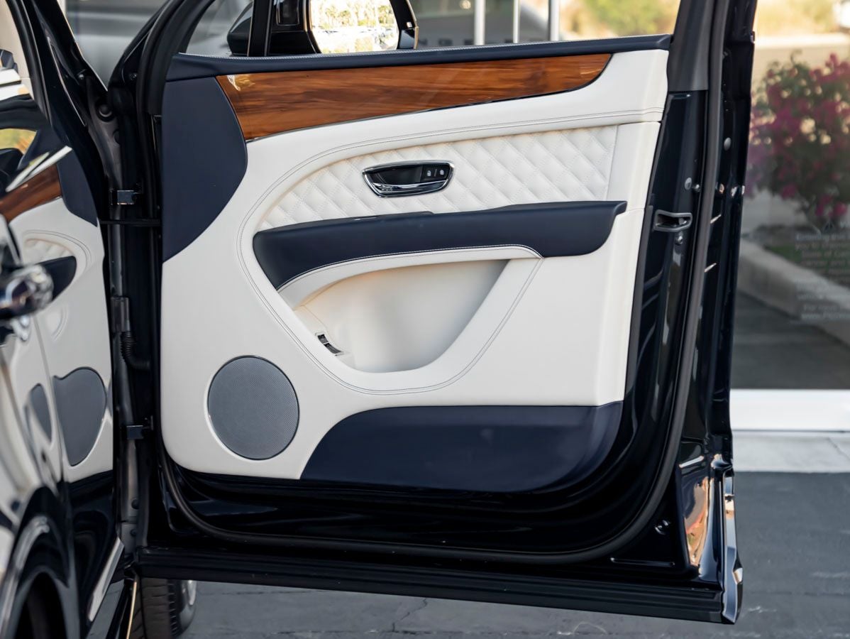 2023 Bentley Bentayga V8