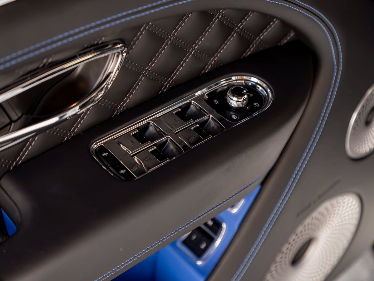 2025 Bentley Bentayga V8 S Black Edition