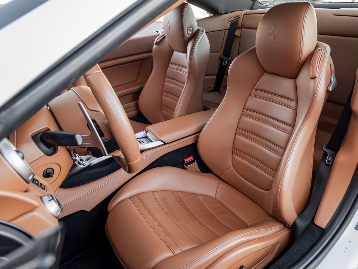 2010 Ferrari California Base