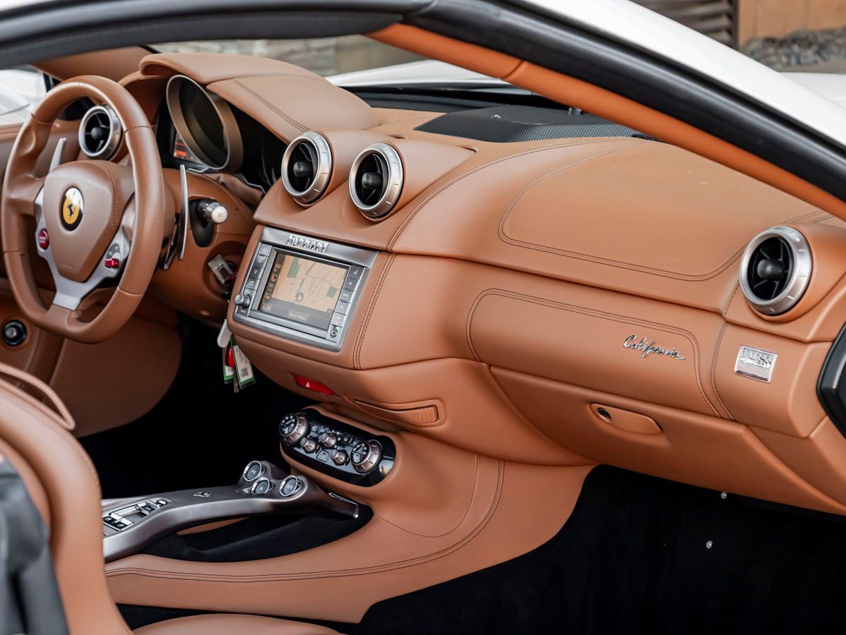 2010 Ferrari California Base