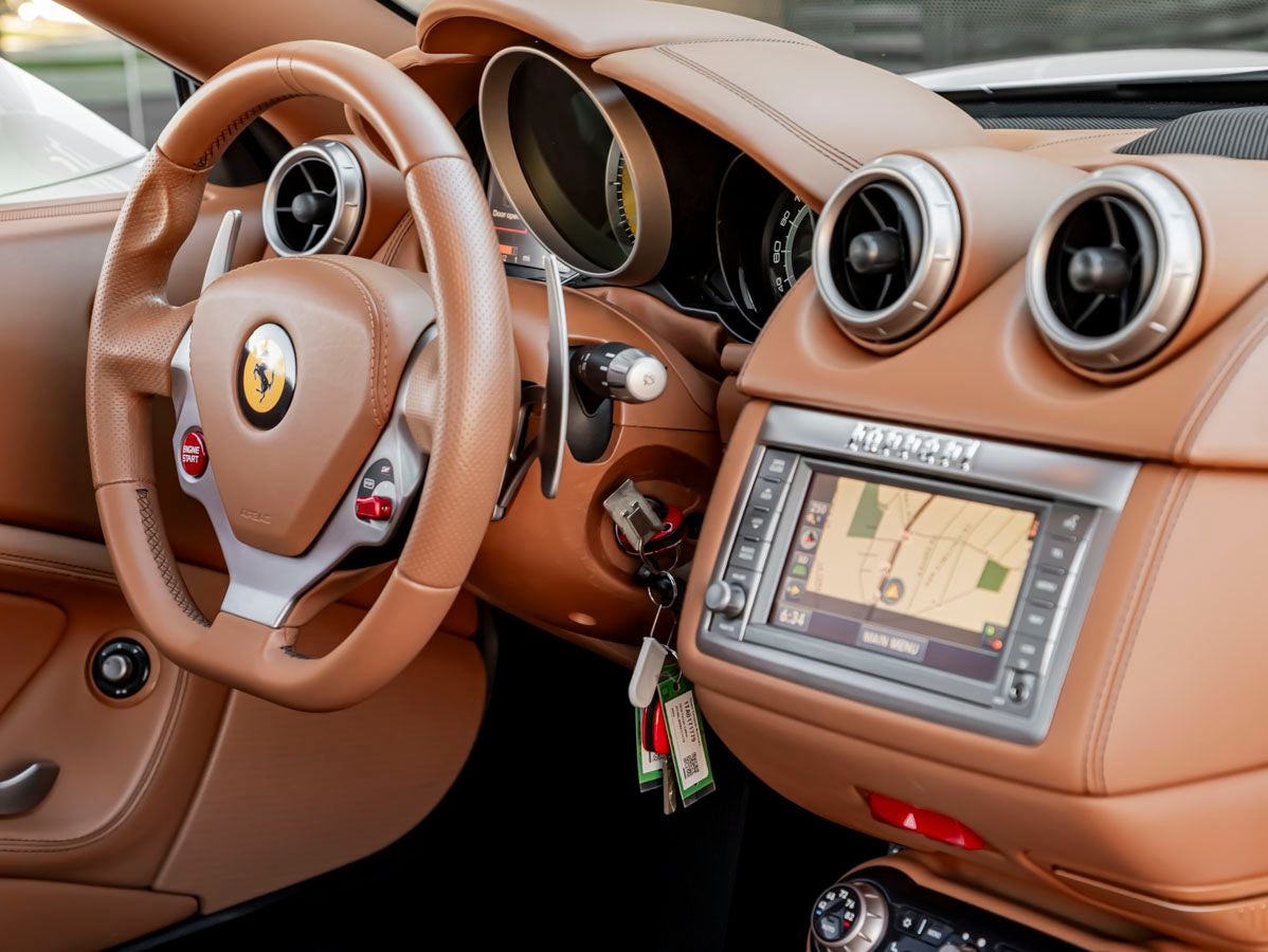 2010 Ferrari California Base