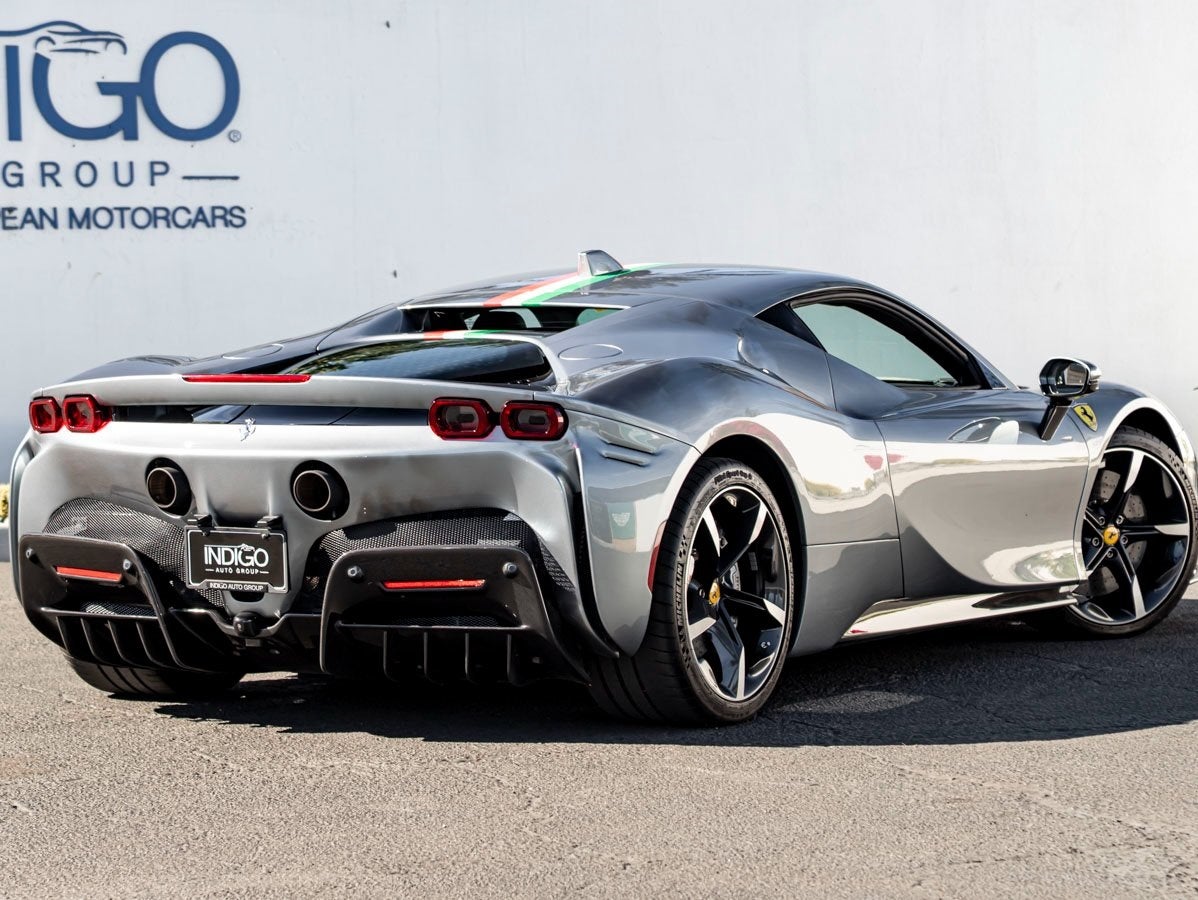 2023 Ferrari SF90 Stradale Base