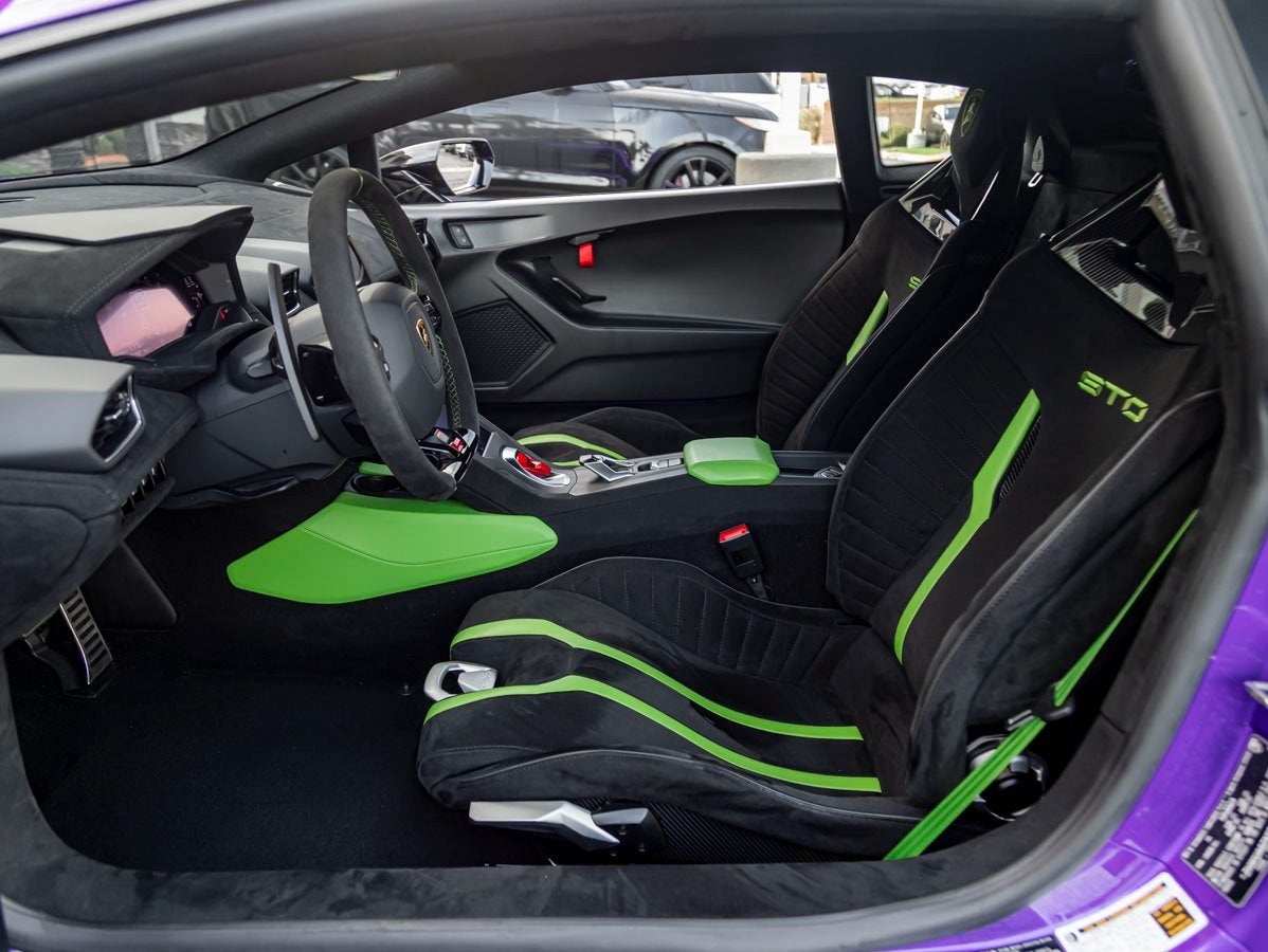 2024 Lamborghini Huracan STO Base