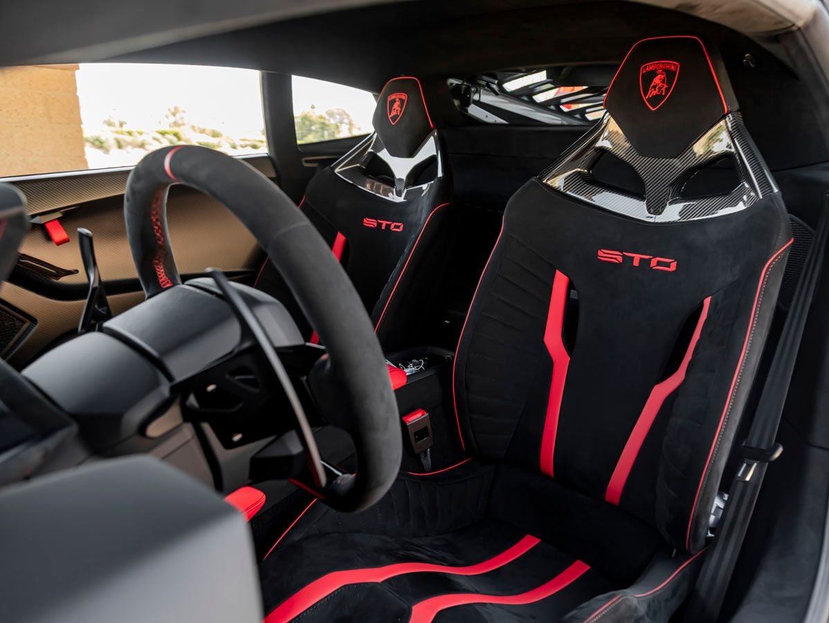 2024 Lamborghini Huracan STO Base