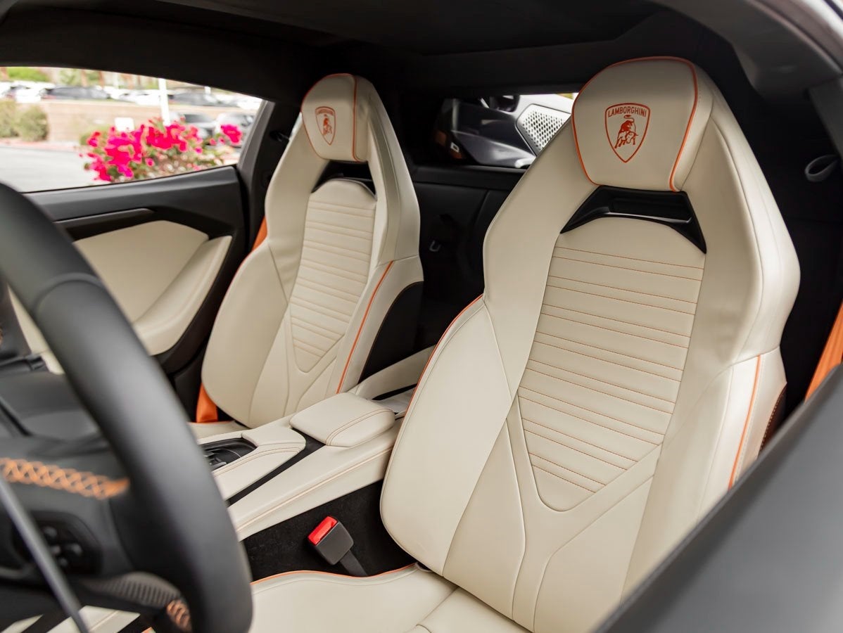 2024 Lamborghini Revuelto Base