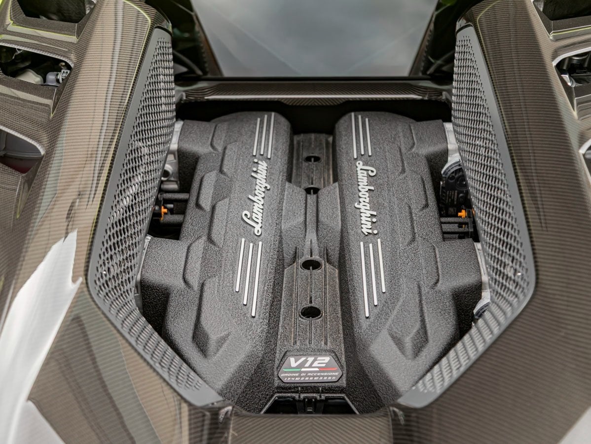 2025 Lamborghini Revuelto Base