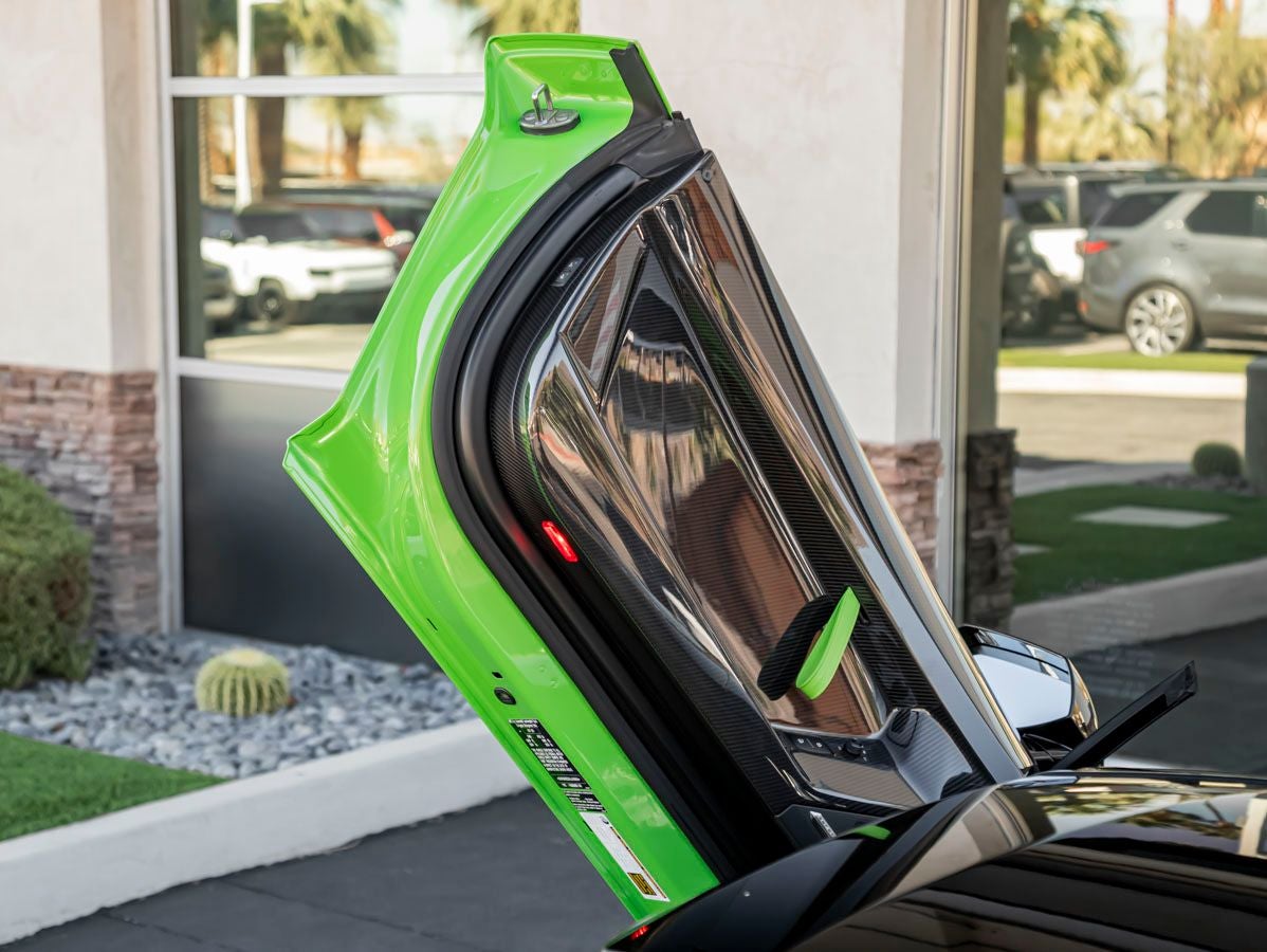 2020 Lamborghini Aventador SVJ Base