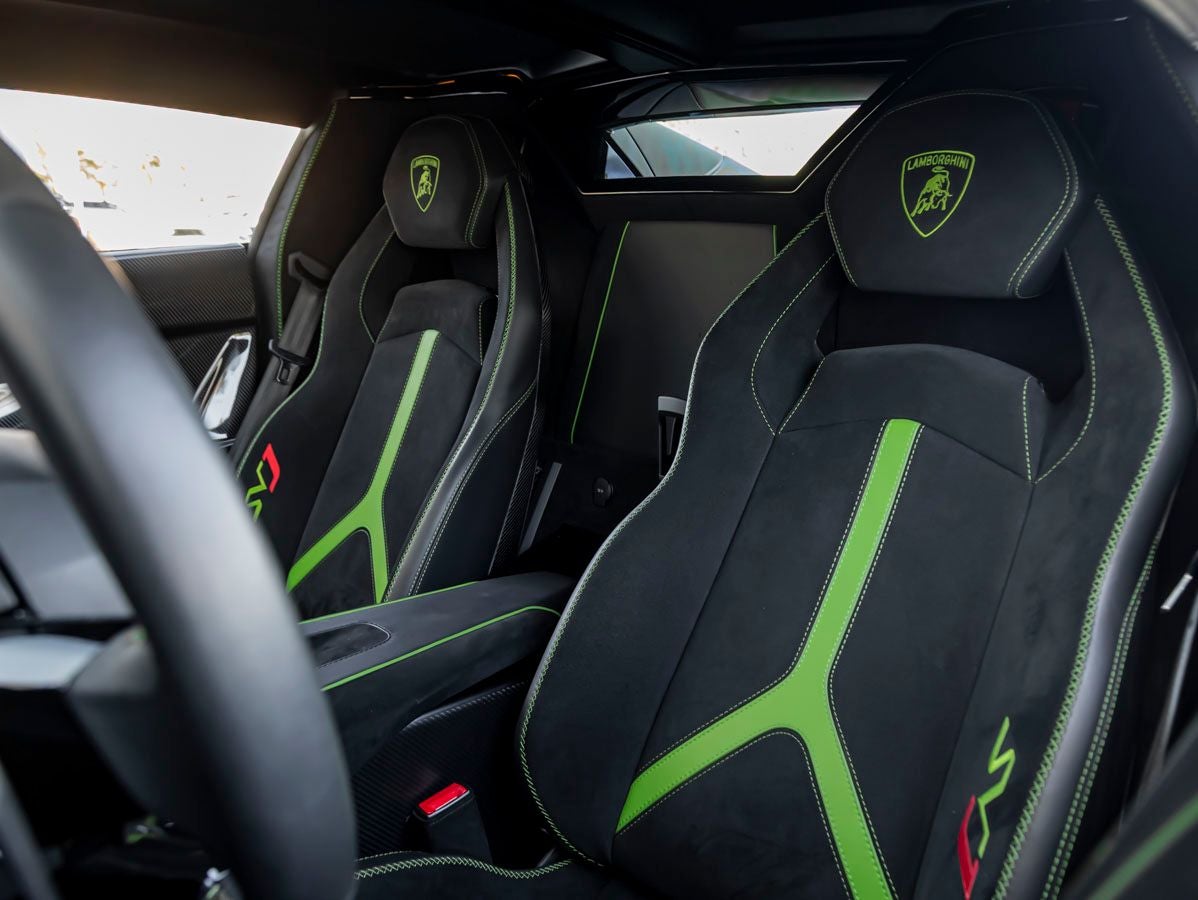 2020 Lamborghini Aventador SVJ Base