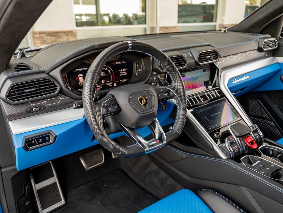 2022 Lamborghini Urus Base