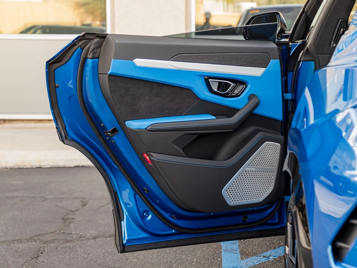 2022 Lamborghini Urus Base