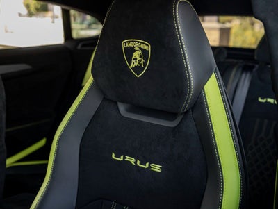 2023 Lamborghini Urus Performante