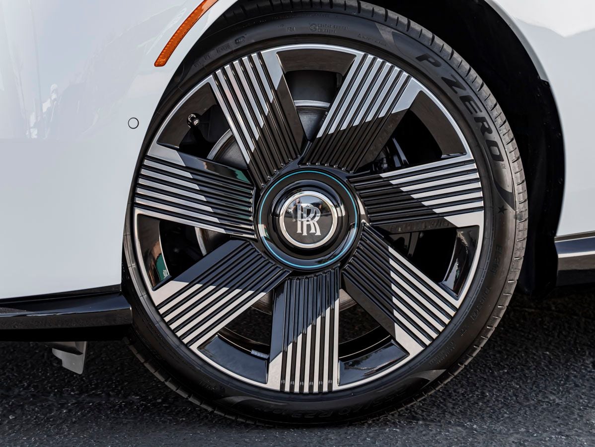 2025 Rolls-Royce Spectre 