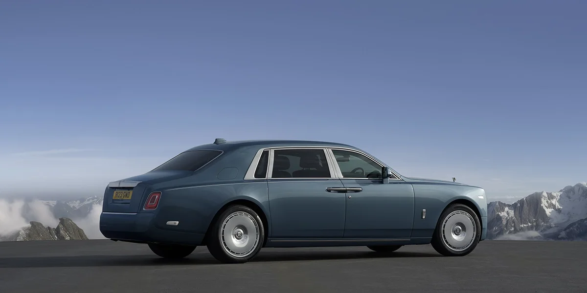 2025 Rolls-Royce
Phantom Extended